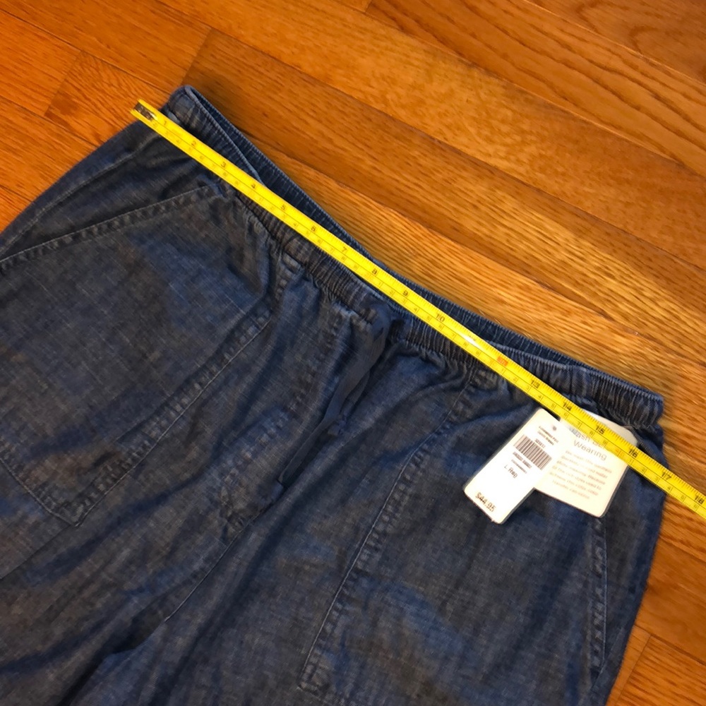 NWT L.L. Bean Classic Fit denim jeans - Picture 3 of 5
